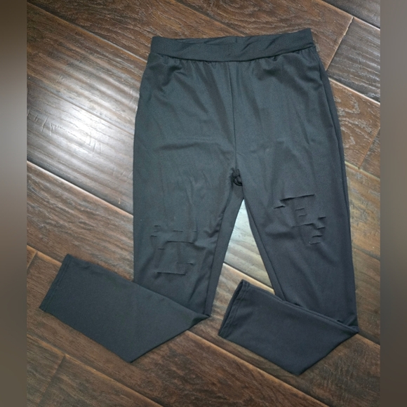 SHEIN Black Leggings with Elastic Waistband and Tapered Fit - Picture 4 of 10